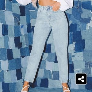 Light wash mom jean